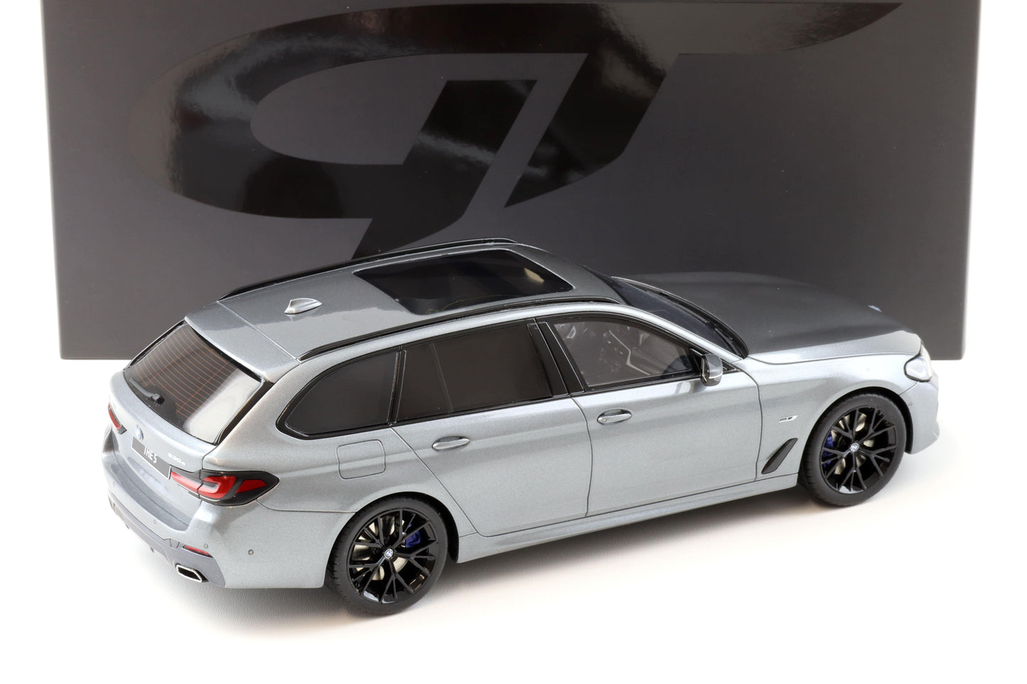 GT Spirit 2023 BMW 530E (G60) Xdrive M Sport Touring Wagon Grey Metallic 1:18