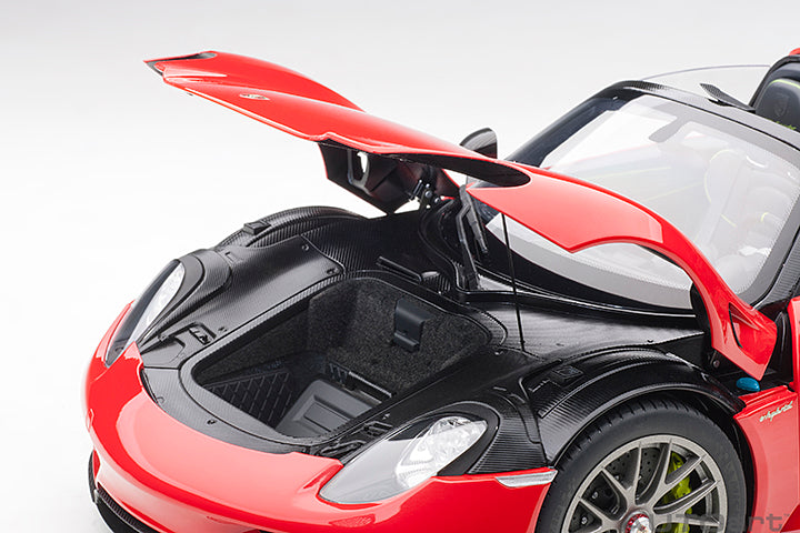 AUTOart Porsche 918 Spyder Weissach Package Guards Red 1:12