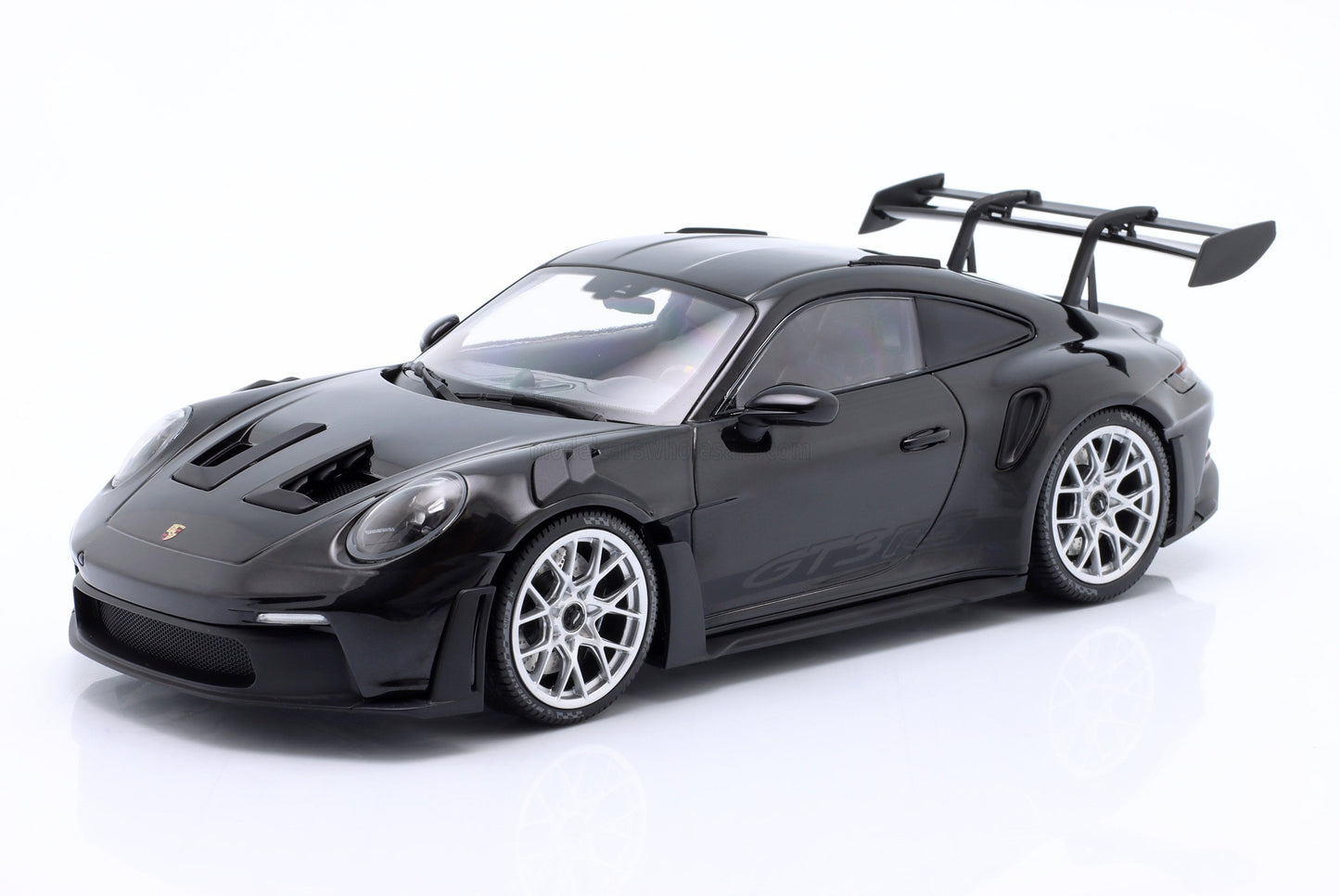 Minichamps 2023 Porsche 911 992 GT3 RS Black w/ Silver Wheels 1:18 SEALED