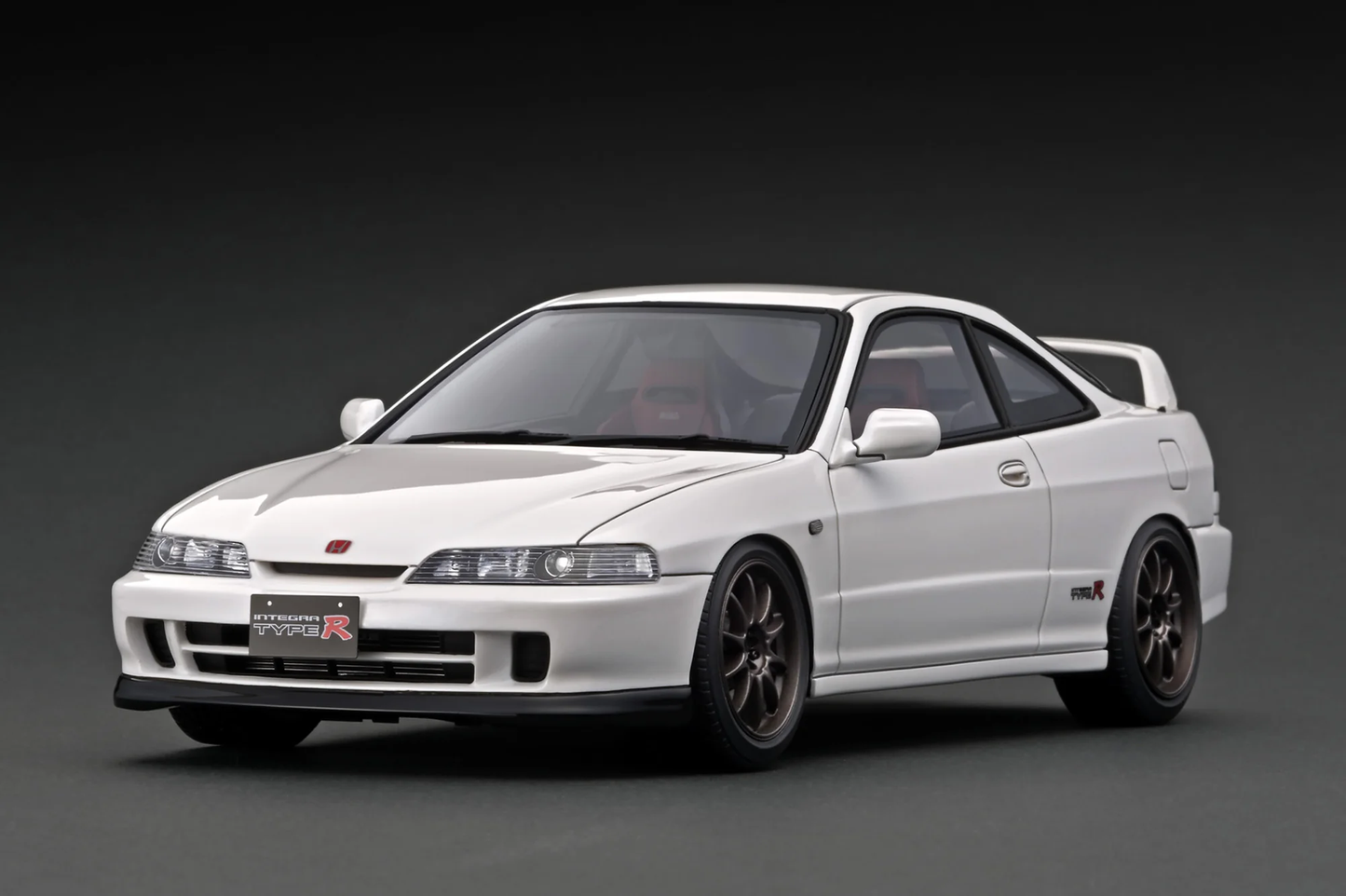 Ignition-Model Honda Integra DC2 Type R RHD Pearl White w/ Separate B18C Vtec Engine 1:18