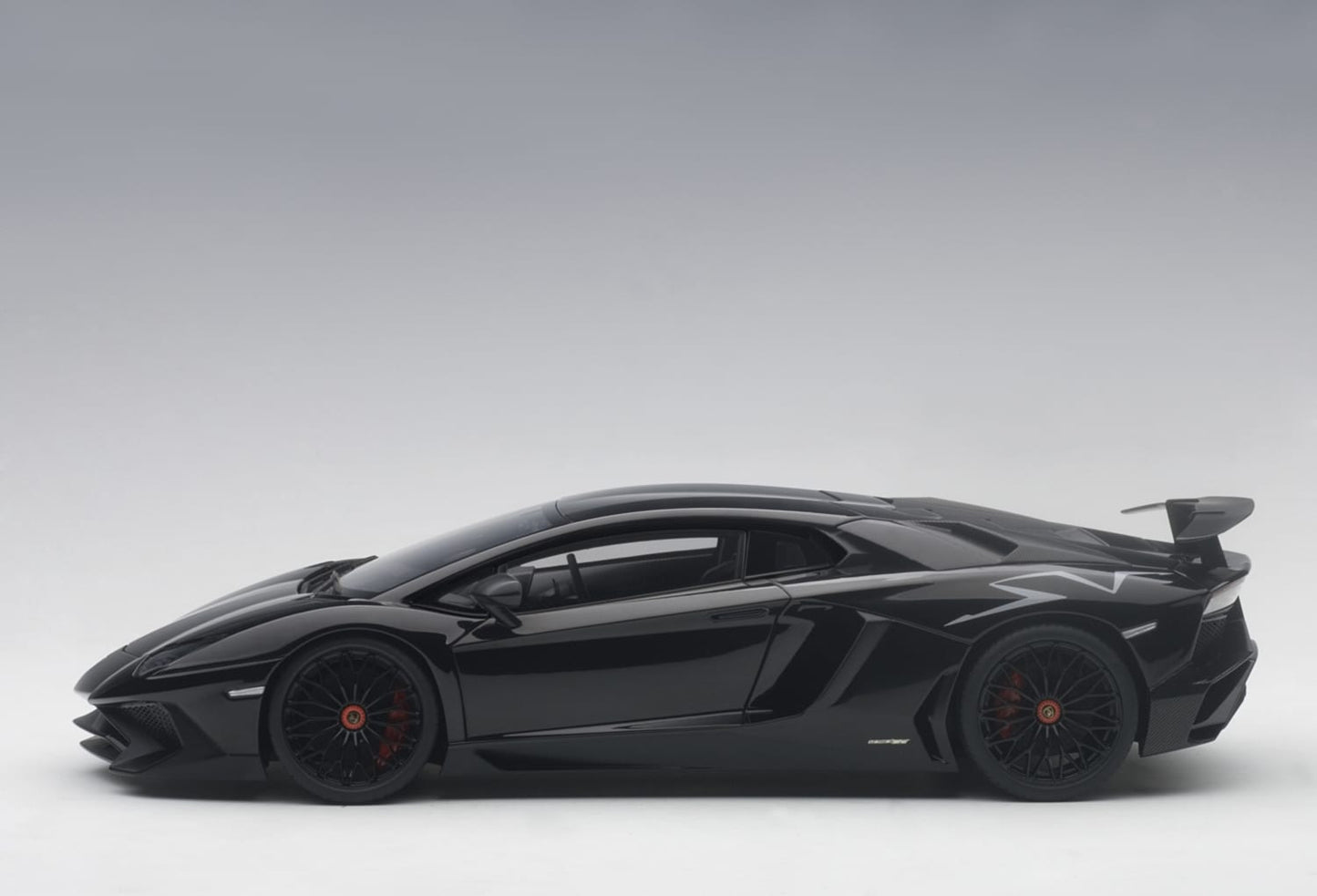AUTOart 2015 Lamborghini Aventador LP750-4 SV Nero Aldebaran (Gloss Black)  1:18