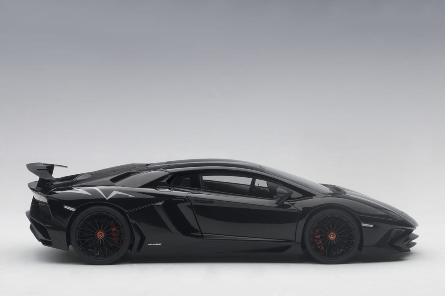 AUTOart 2015 Lamborghini Aventador LP750-4 SV Nero Aldebaran (Gloss Black)  1:18