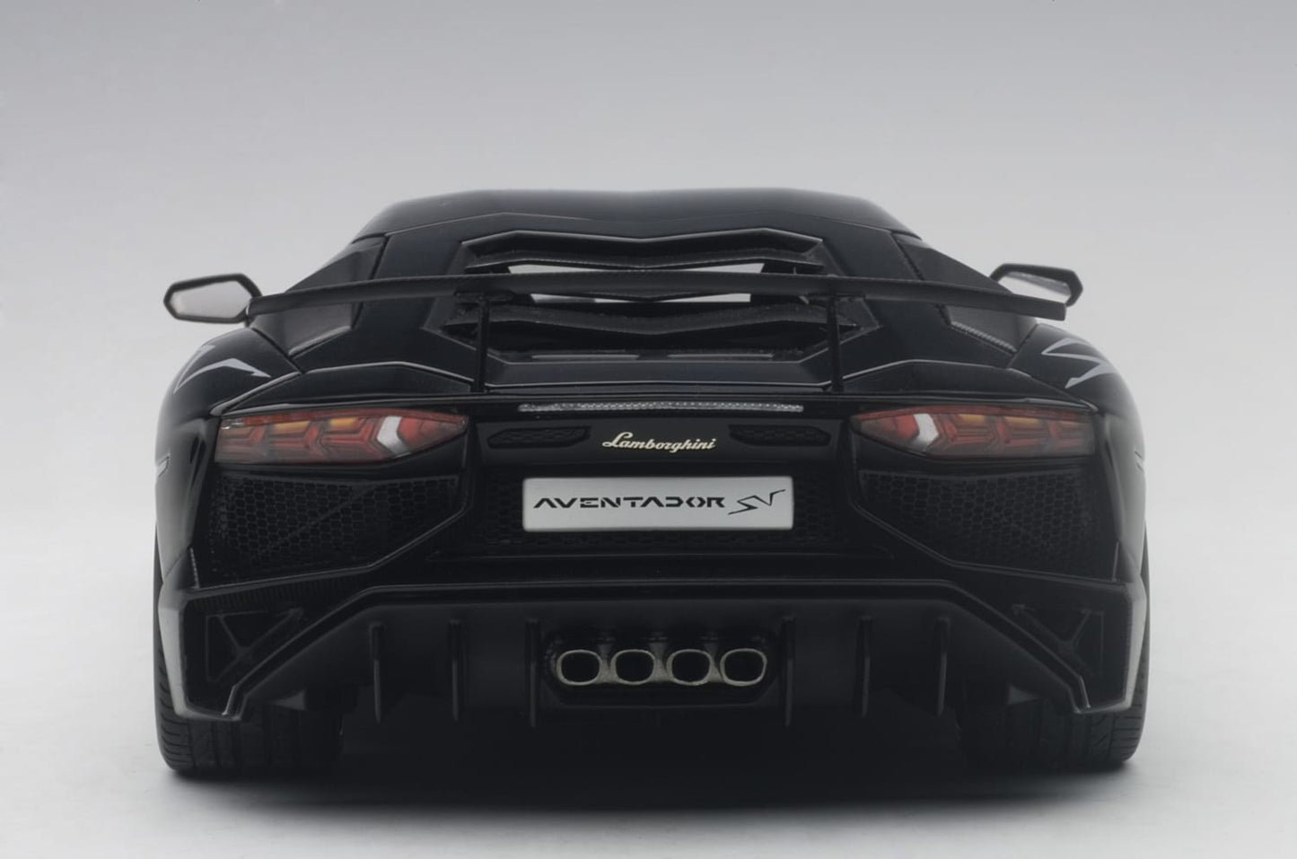 AUTOart 2015 Lamborghini Aventador LP750-4 SV Nero Aldebaran (Gloss Black)  1:18