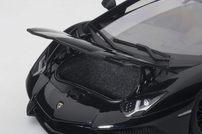 AUTOart 2015 Lamborghini Aventador LP750-4 SV Nero Aldebaran (Gloss Black)  1:18