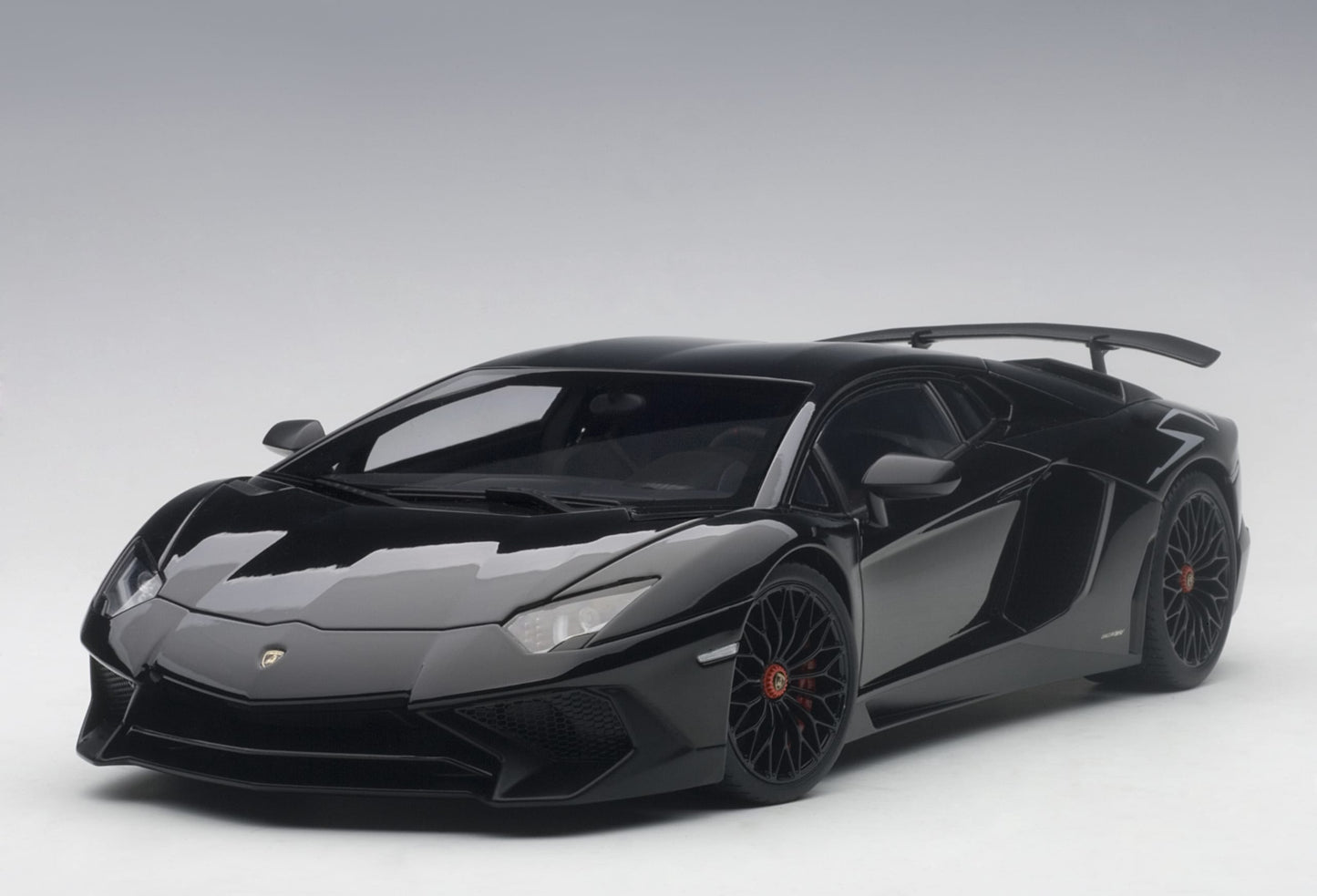 AUTOart 2015 Lamborghini Aventador LP750-4 SV Nero Aldebaran (Gloss Black)  1:18