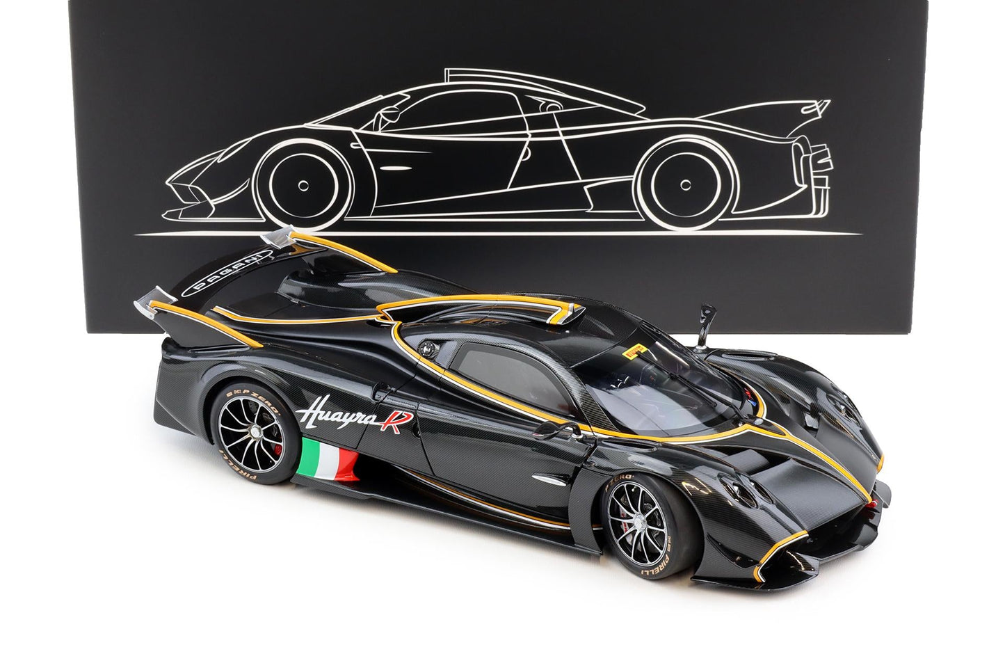 LCD Pagani Huayra R Pearl Black Carbon 1:18