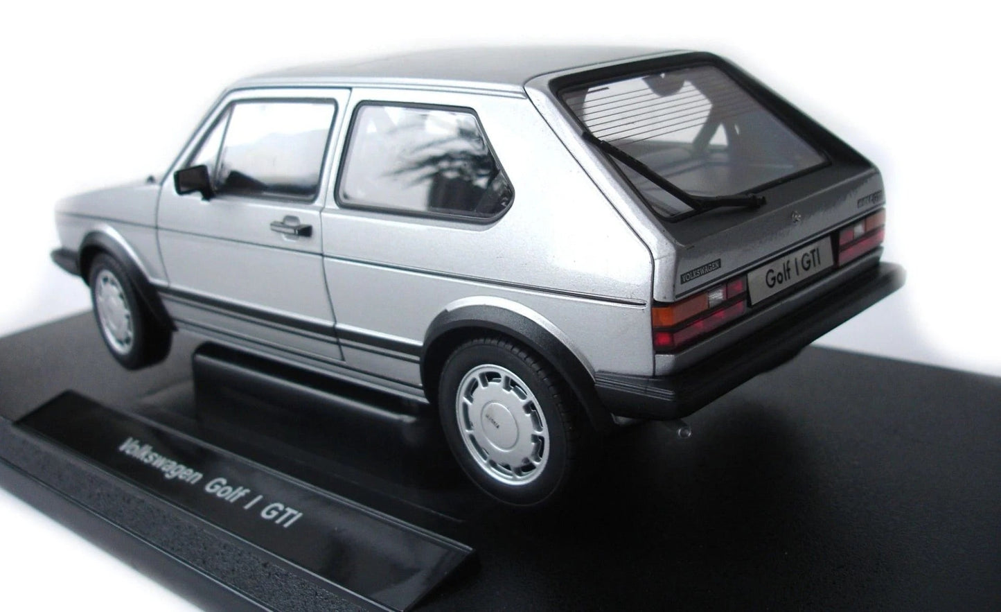 Welly VW Golf GTI MK1 Silver Metallic 1:18
