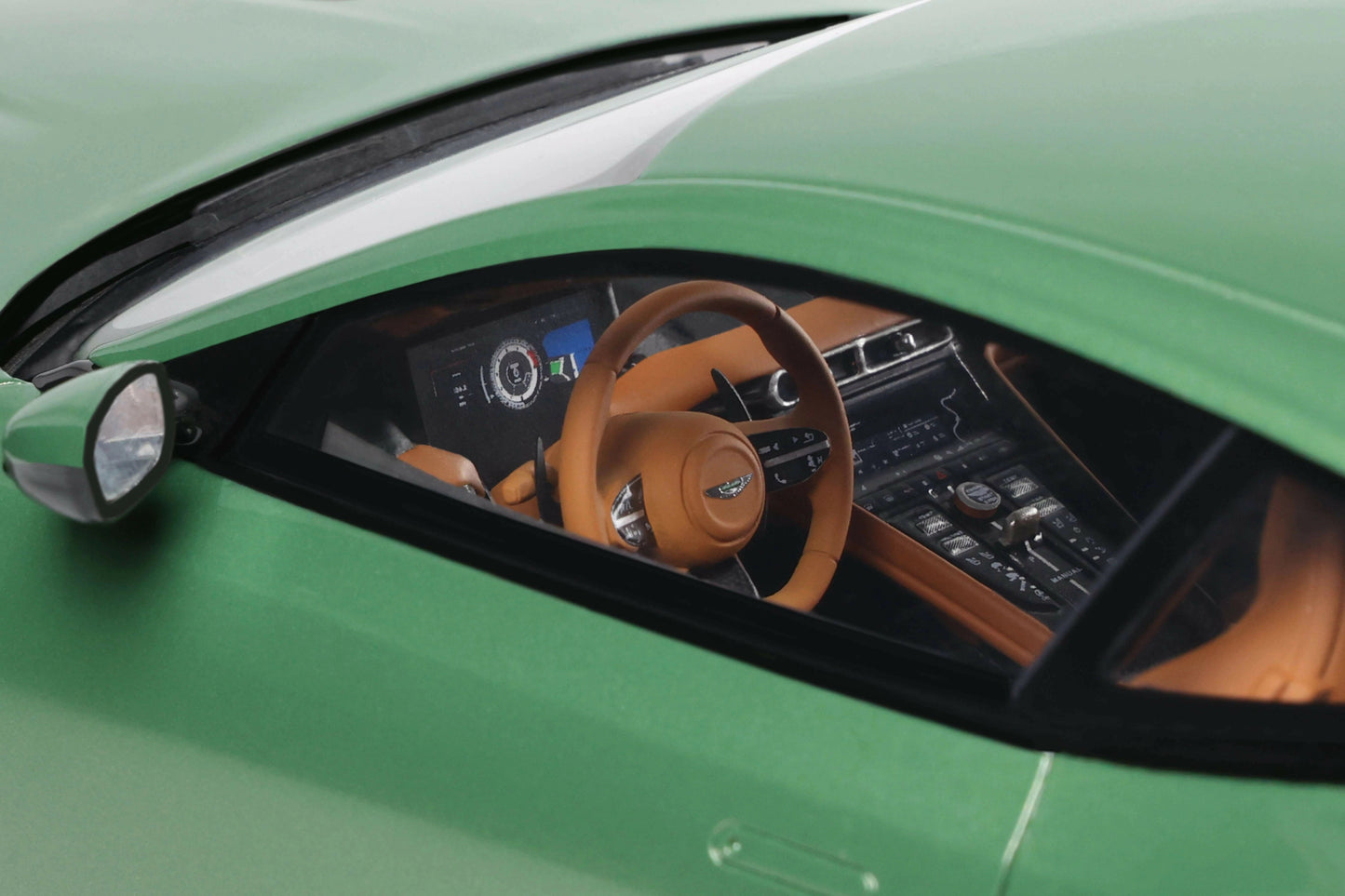 GT Spirit 2023 Aston Martin DB12 Vantage Green 1:18