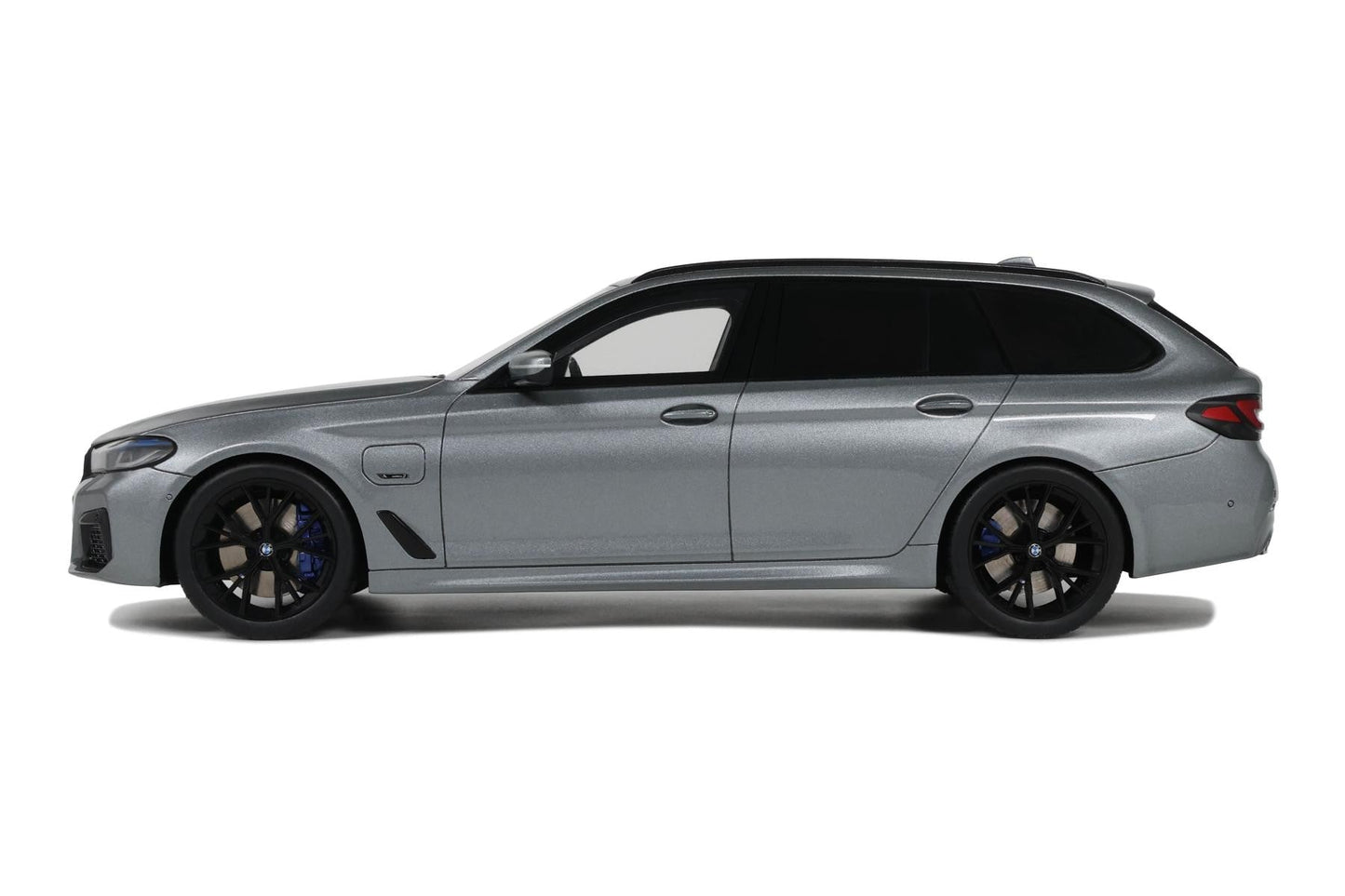 GT Spirit 2023 BMW 530E (G60) Xdrive M Sport Touring Wagon Grey Metallic 1:18